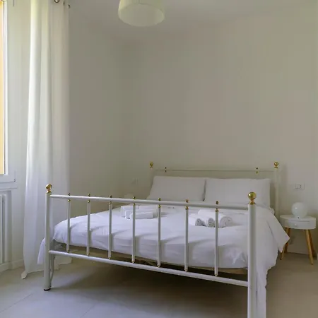 Amos - 5 Minutes From Piazza Maggiore Bolonia