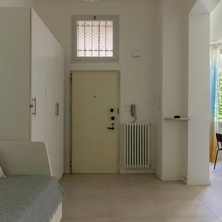 Amos - 5 Minutes From Piazza Maggiore Apartment