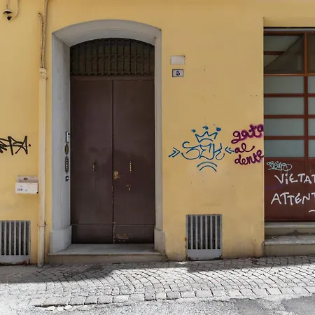 Apartment Amos - 5 Minutes From Piazza Maggiore