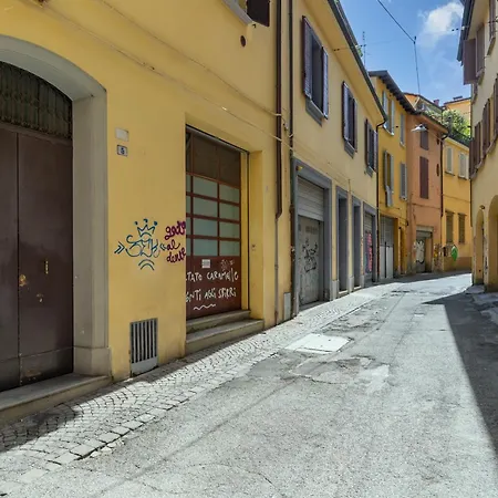 Apartment Amos - 5 Minutes From Piazza Maggiore